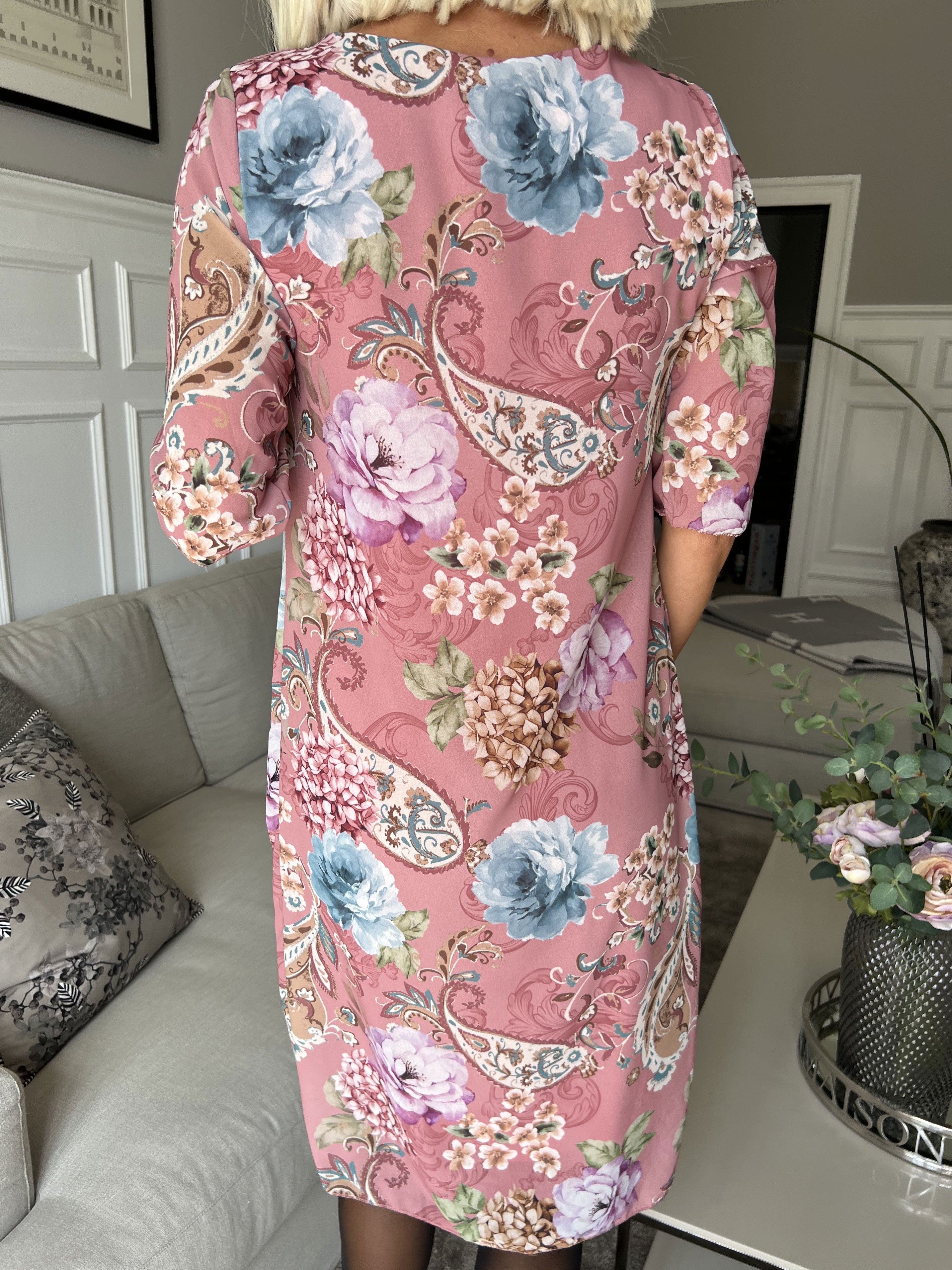 Zion Flower - Plisseret kjole med blomsterprint